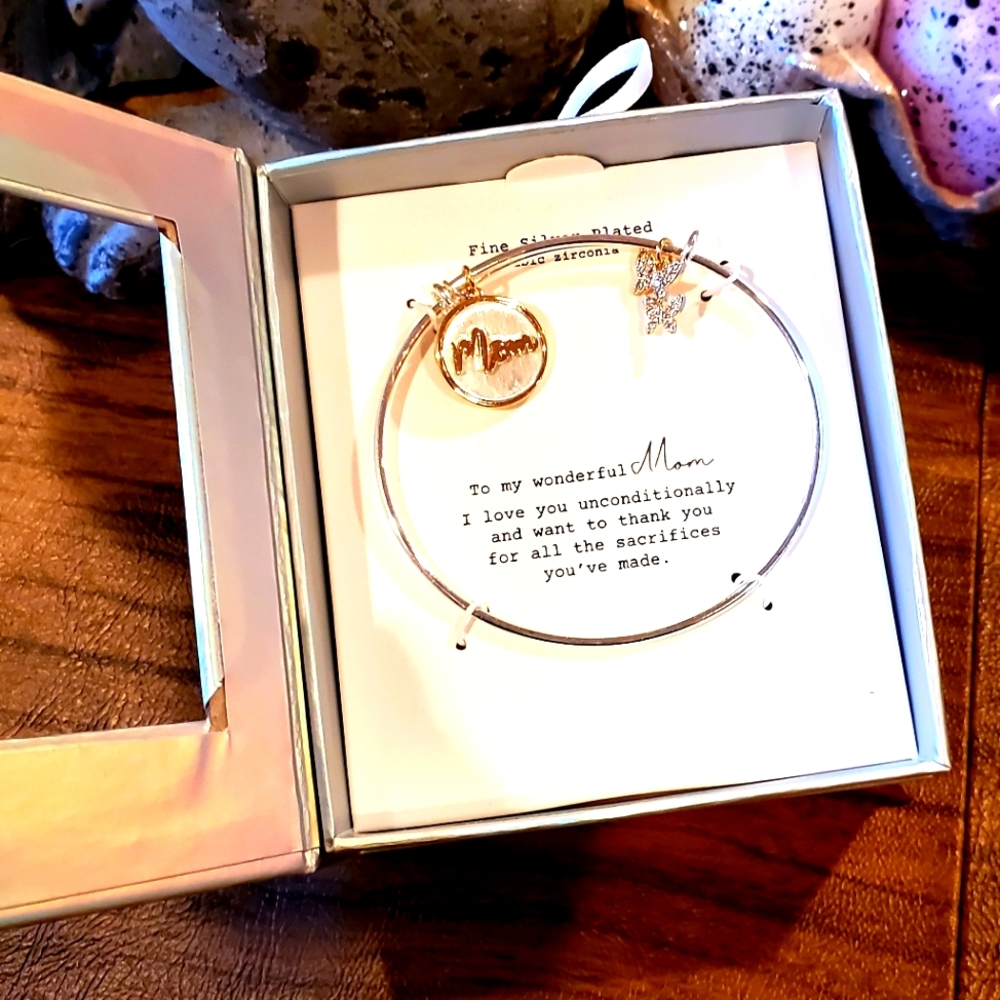 3/$30 NIB! 925 Plate SS 'Mom' Mother of Pearl CZ Bangle Charm Bracelet VDay